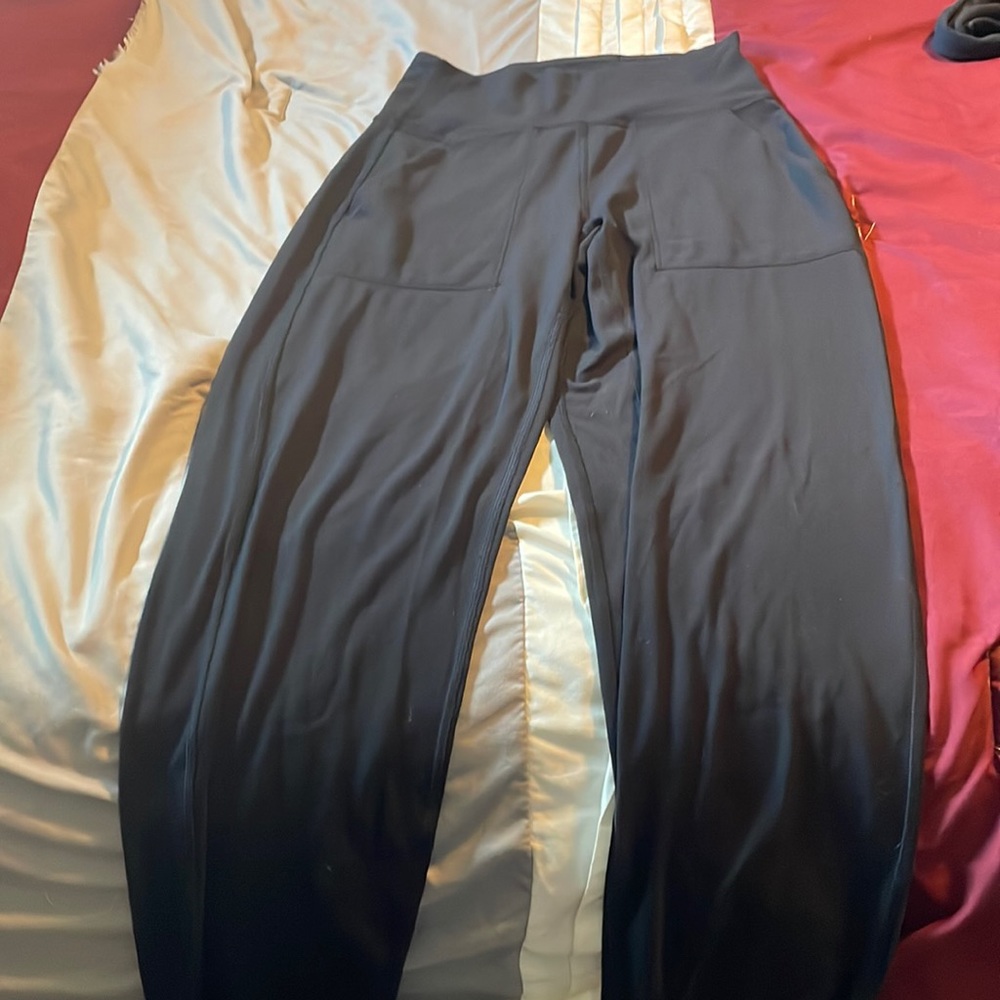 Lulu lemon jogger pants size 2
